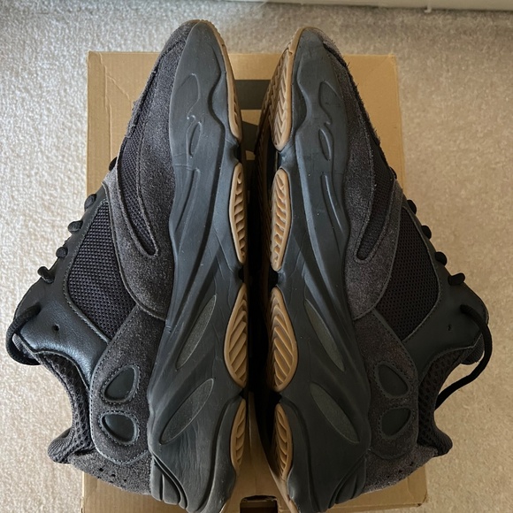 Yeezy Boost 700 Utility Black Size US 11.5 - Picture 5 of 10